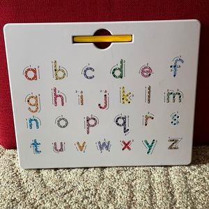 Magnetic letter tracing board